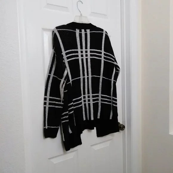 Soft Large Black White Cardigan Sweater - Picture 14 of 15